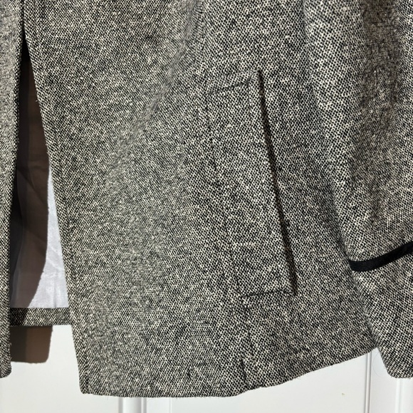❤️2/$15 or 3/$21❤️ Loft Tweed Black/White Half Jacket, Size 6 - Picture 11 of 13